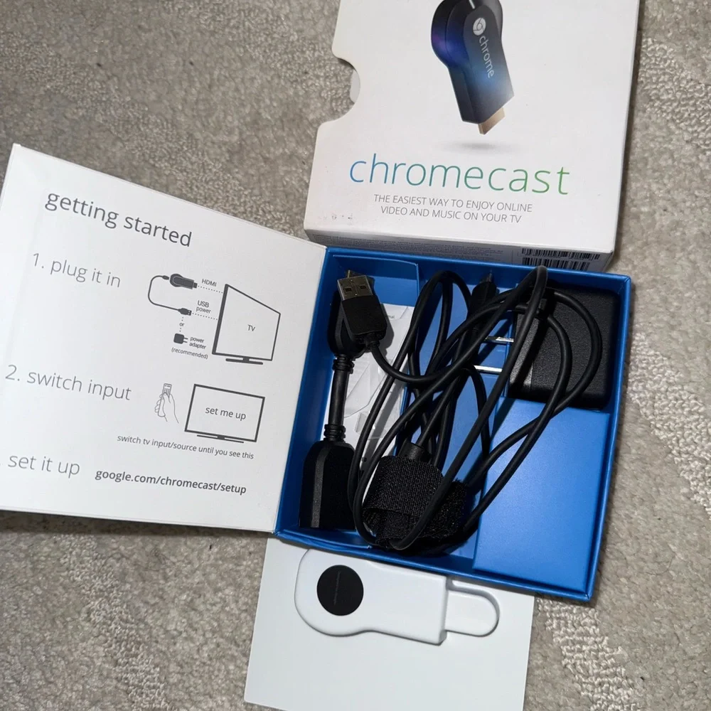 Google Chromecast in Black and Blue